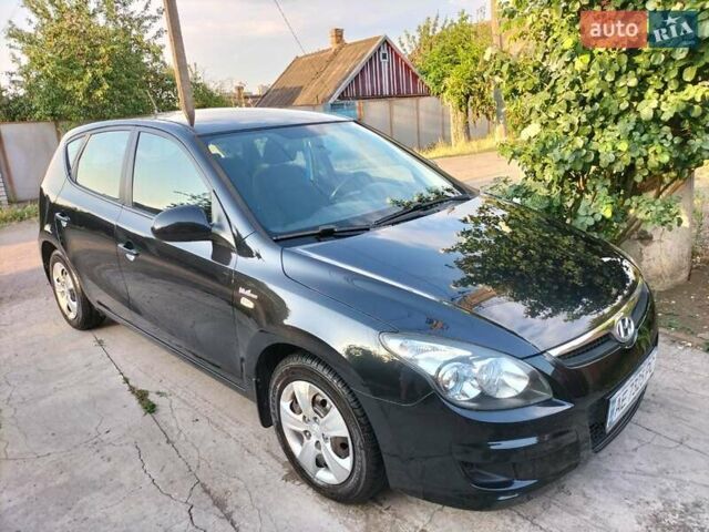 Черный Хендай i30, объемом двигателя 1.4 л и пробегом 156 тыс. км за 6500 $, фото 13 на Automoto.ua