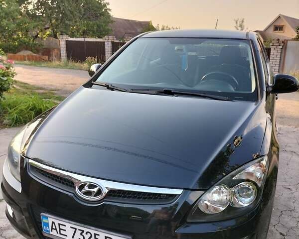 Черный Хендай i30, объемом двигателя 1.4 л и пробегом 156 тыс. км за 6500 $, фото 11 на Automoto.ua