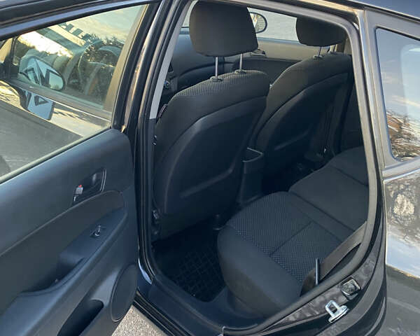 Черный Хендай i30, объемом двигателя 1.4 л и пробегом 242 тыс. км за 6000 $, фото 25 на Automoto.ua