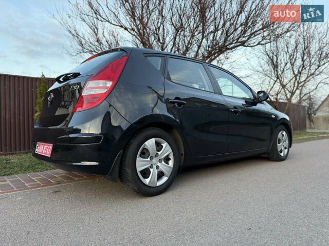 Черный Хендай i30, объемом двигателя 1.4 л и пробегом 194 тыс. км за 6350 $, фото 11 на Automoto.ua