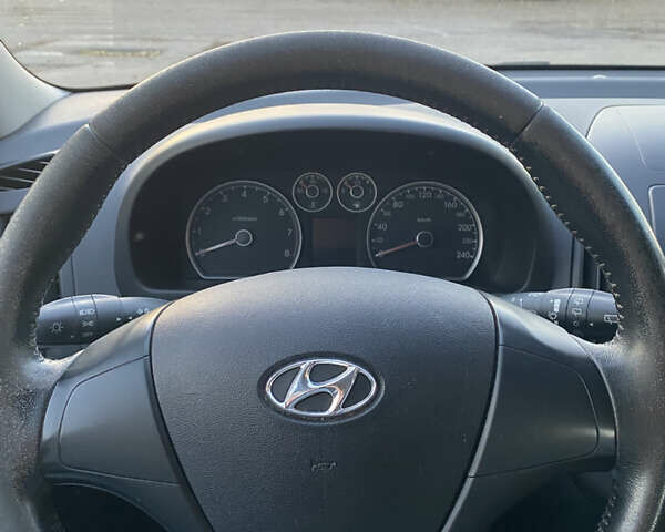 Черный Хендай i30, объемом двигателя 1.4 л и пробегом 242 тыс. км за 6000 $, фото 23 на Automoto.ua