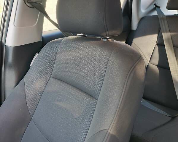 Черный Хендай i30, объемом двигателя 1.6 л и пробегом 300 тыс. км за 4000 $, фото 9 на Automoto.ua