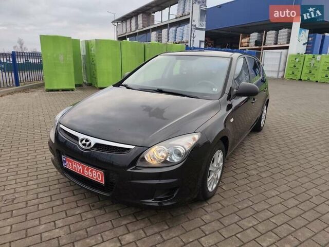 Чорний Хендай i30, об'ємом двигуна 1.4 л та пробігом 161 тис. км за 5700 $, фото 2 на Automoto.ua