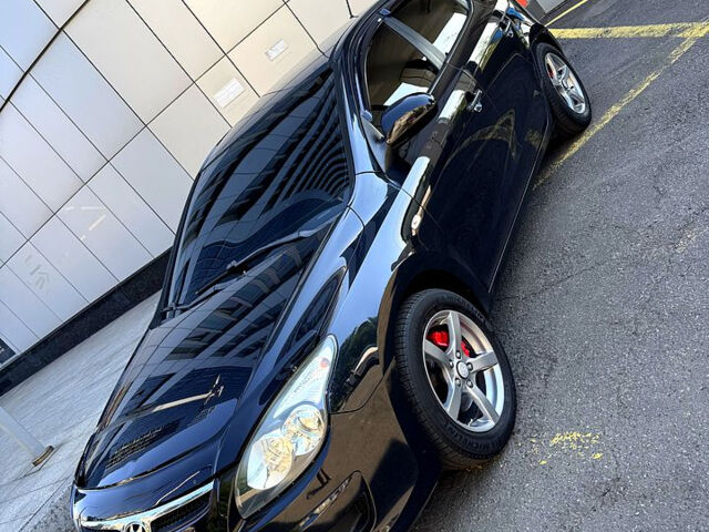 Чорний Хендай i30, об'ємом двигуна 1.6 л та пробігом 190 тис. км за 6300 $, фото 1 на Automoto.ua