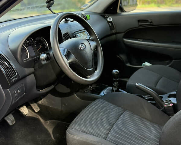 Хендай i30 2009 в Виннице на Automoto.ua Черный Хендай i30, объемом двигателя 1.4 л и пробегом 167 тыс. км за 6100 $, фото 17 на Automoto.ua