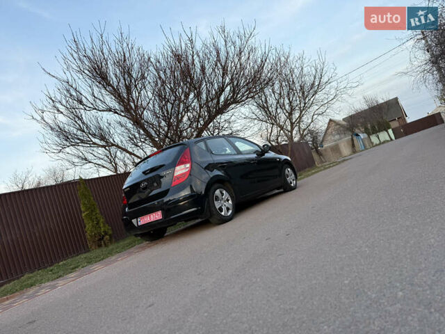 Черный Хендай i30, объемом двигателя 1.4 л и пробегом 194 тыс. км за 6350 $, фото 19 на Automoto.ua