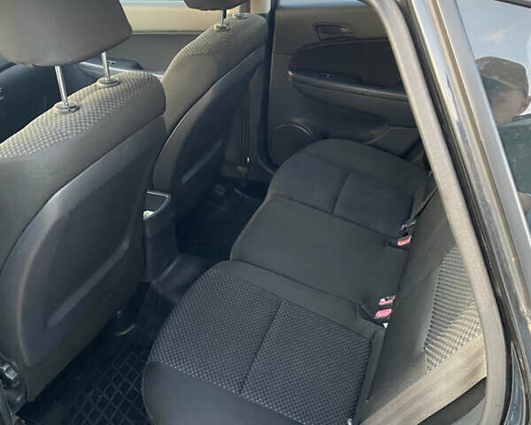 Черный Хендай i30, объемом двигателя 1.4 л и пробегом 242 тыс. км за 6000 $, фото 26 на Automoto.ua