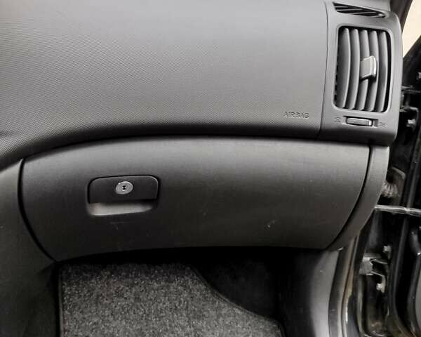 Черный Хендай i30, объемом двигателя 1.4 л и пробегом 215 тыс. км за 5000 $, фото 19 на Automoto.ua