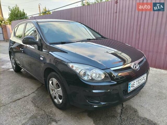 Черный Хендай i30, объемом двигателя 1.4 л и пробегом 156 тыс. км за 6500 $, фото 2 на Automoto.ua