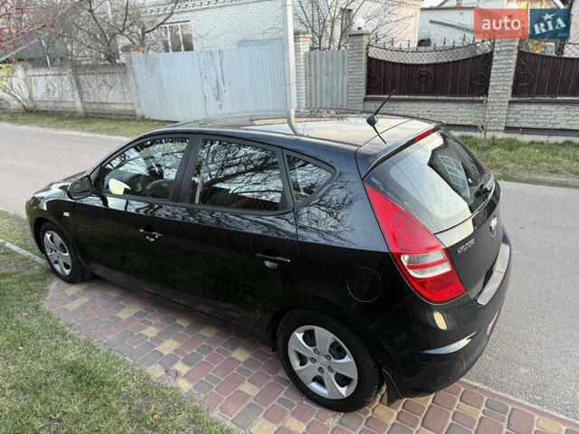 Черный Хендай i30, объемом двигателя 1.4 л и пробегом 194 тыс. км за 6350 $, фото 14 на Automoto.ua