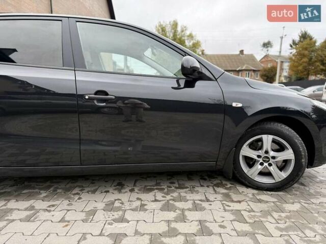 Черный Хендай i30, объемом двигателя 1.4 л и пробегом 180 тыс. км за 4990 $, фото 1 на Automoto.ua