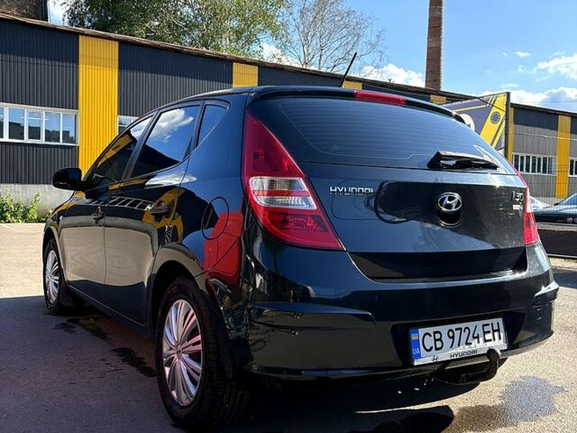 Черный Хендай i30, объемом двигателя 1.4 л и пробегом 232 тыс. км за 5200 $, фото 2 на Automoto.ua