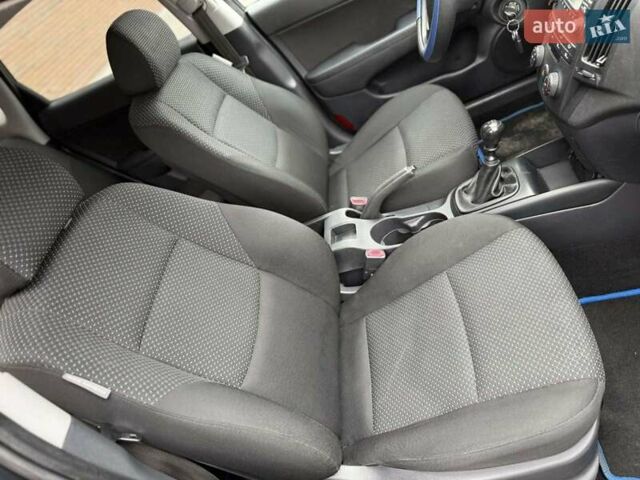 Черный Хендай i30, объемом двигателя 1.4 л и пробегом 180 тыс. км за 4990 $, фото 30 на Automoto.ua