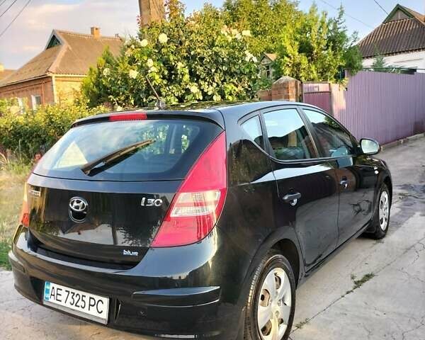 Черный Хендай i30, объемом двигателя 1.4 л и пробегом 156 тыс. км за 6500 $, фото 22 на Automoto.ua