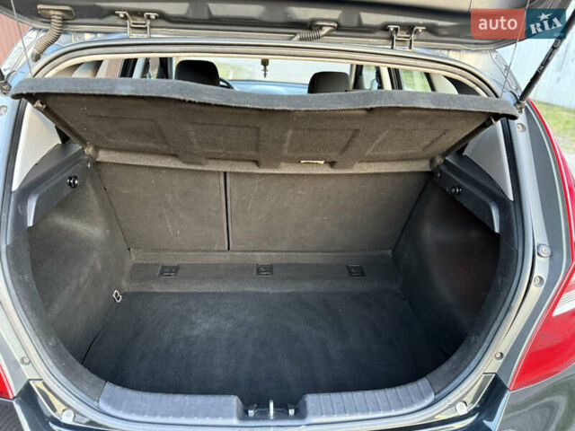 Черный Хендай i30, объемом двигателя 1.4 л и пробегом 194 тыс. км за 6350 $, фото 42 на Automoto.ua