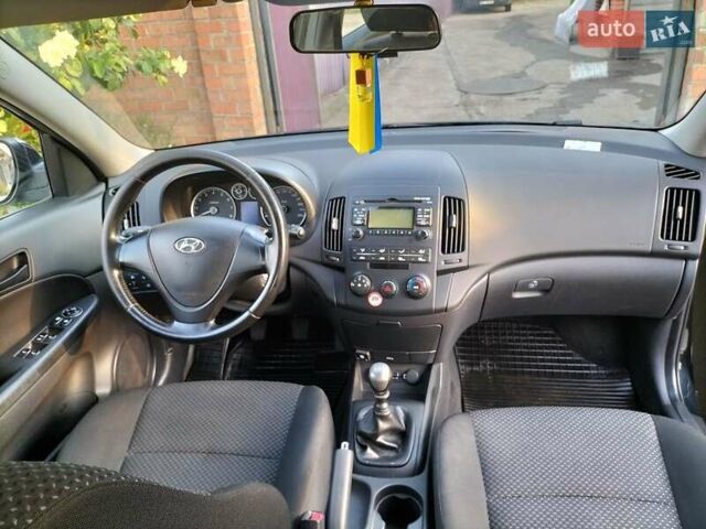 Черный Хендай i30, объемом двигателя 1.4 л и пробегом 156 тыс. км за 6500 $, фото 23 на Automoto.ua