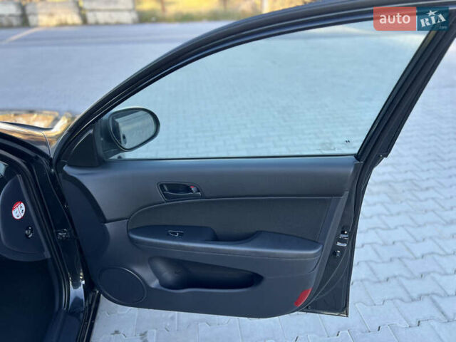 Черный Хендай i30, объемом двигателя 1.4 л и пробегом 167 тыс. км за 6299 $, фото 49 на Automoto.ua