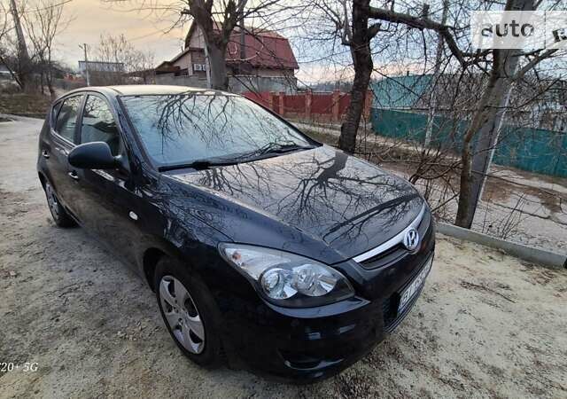 Черный Хендай i30, объемом двигателя 1.4 л и пробегом 272 тыс. км за 5300 $, фото 3 на Automoto.ua