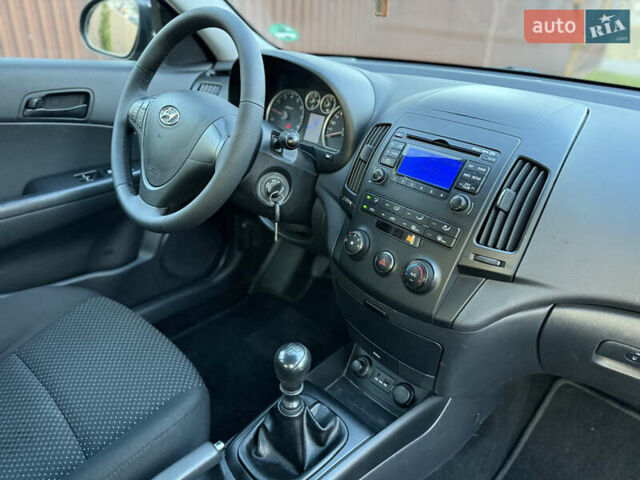 Черный Хендай i30, объемом двигателя 1.4 л и пробегом 194 тыс. км за 6350 $, фото 36 на Automoto.ua
