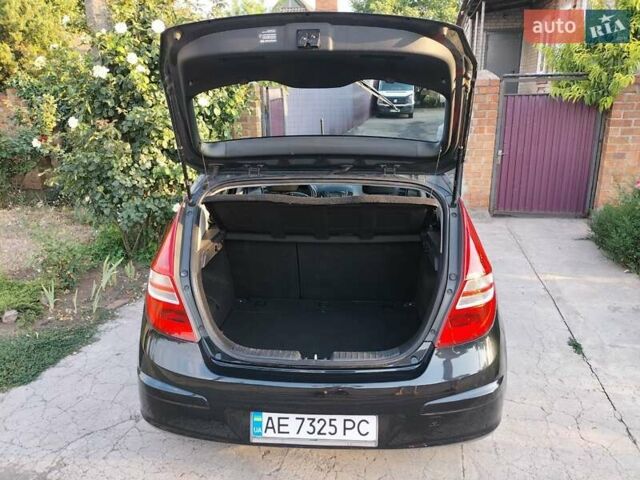 Черный Хендай i30, объемом двигателя 1.4 л и пробегом 156 тыс. км за 6500 $, фото 7 на Automoto.ua