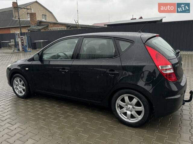 Черный Хендай i30, объемом двигателя 0 л и пробегом 122 тыс. км за 5750 $, фото 1 на Automoto.ua