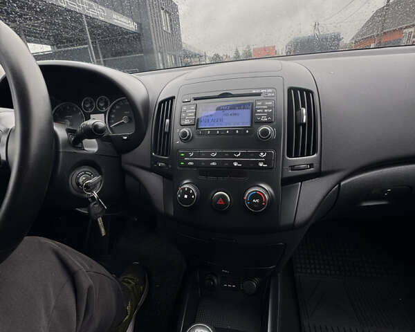 Черный Хендай i30, объемом двигателя 0 л и пробегом 122 тыс. км за 5750 $, фото 22 на Automoto.ua
