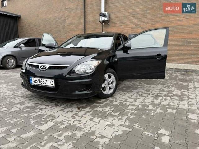 Черный Хендай i30, объемом двигателя 1.4 л и пробегом 180 тыс. км за 4990 $, фото 6 на Automoto.ua