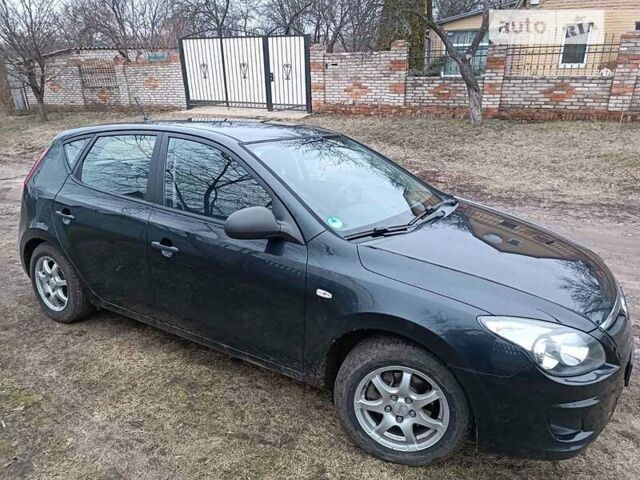 Чорний Хендай i30, об'ємом двигуна 1.4 л та пробігом 195 тис. км за 5900 $, фото 3 на Automoto.ua