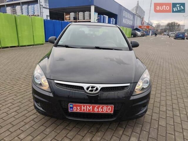 Чорний Хендай i30, об'ємом двигуна 1.4 л та пробігом 161 тис. км за 5700 $, фото 1 на Automoto.ua