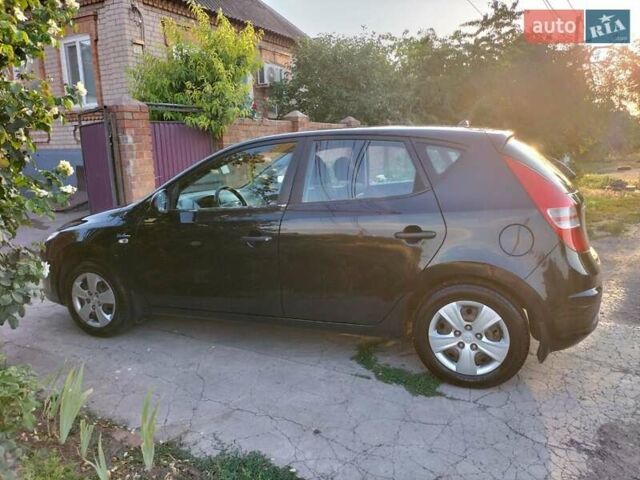 Черный Хендай i30, объемом двигателя 1.4 л и пробегом 156 тыс. км за 6500 $, фото 33 на Automoto.ua