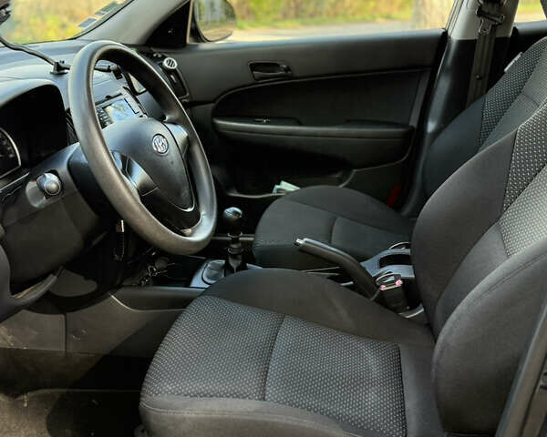 Хендай i30 2009 в Виннице на Automoto.ua Черный Хендай i30, объемом двигателя 1.4 л и пробегом 167 тыс. км за 6100 $, фото 15 на Automoto.ua