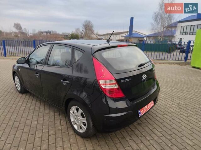Чорний Хендай i30, об'ємом двигуна 1.4 л та пробігом 161 тис. км за 5700 $, фото 4 на Automoto.ua