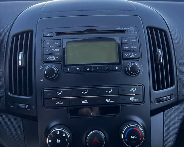 Черный Хендай i30, объемом двигателя 1.4 л и пробегом 167 тыс. км за 6299 $, фото 46 на Automoto.ua