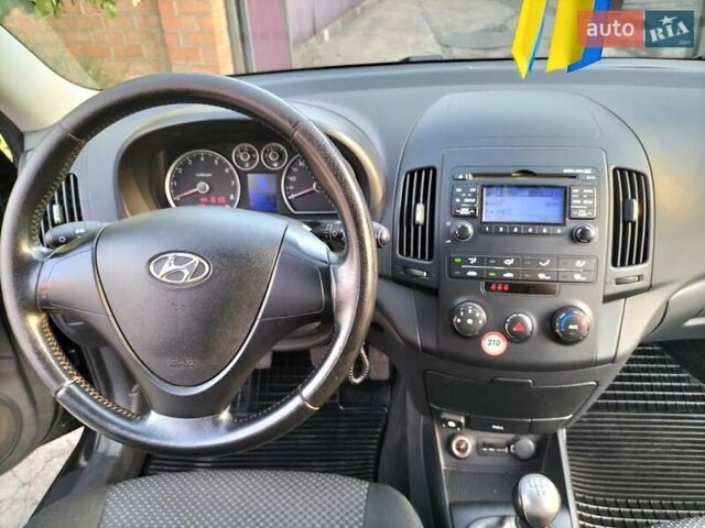 Черный Хендай i30, объемом двигателя 1.4 л и пробегом 156 тыс. км за 6500 $, фото 30 на Automoto.ua