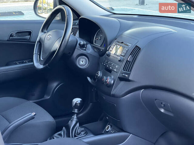Черный Хендай i30, объемом двигателя 1.4 л и пробегом 167 тыс. км за 6299 $, фото 30 на Automoto.ua