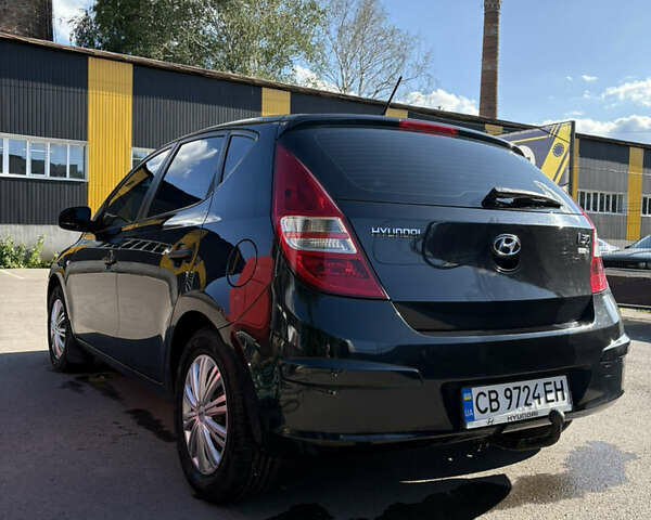 Черный Хендай i30, объемом двигателя 1.4 л и пробегом 237 тыс. км за 5000 $, фото 3 на Automoto.ua