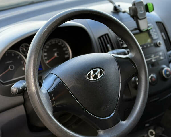 Хендай i30 2009 в Виннице на Automoto.ua Черный Хендай i30, объемом двигателя 1.4 л и пробегом 167 тыс. км за 6100 $, фото 16 на Automoto.ua