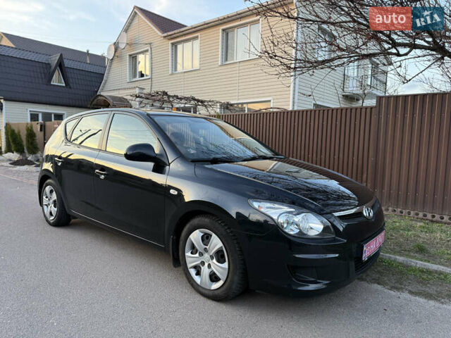 Черный Хендай i30, объемом двигателя 1.4 л и пробегом 194 тыс. км за 6350 $, фото 8 на Automoto.ua