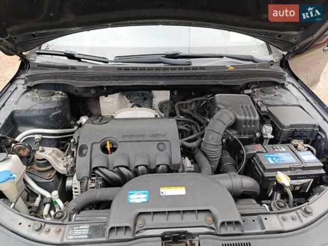 Черный Хендай i30, объемом двигателя 1.4 л и пробегом 314 тыс. км за 5650 $, фото 18 на Automoto.ua