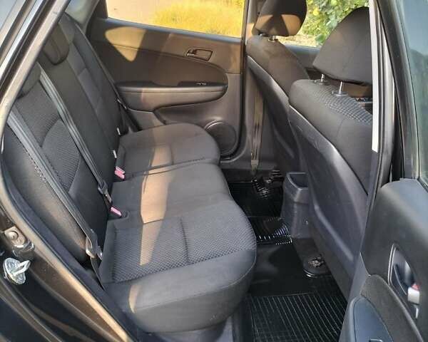 Черный Хендай i30, объемом двигателя 1.4 л и пробегом 156 тыс. км за 6500 $, фото 16 на Automoto.ua