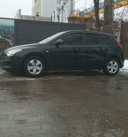 Черный Хендай i30, объемом двигателя 1.4 л и пробегом 144 тыс. км за 6300 $, фото 13 на Automoto.ua