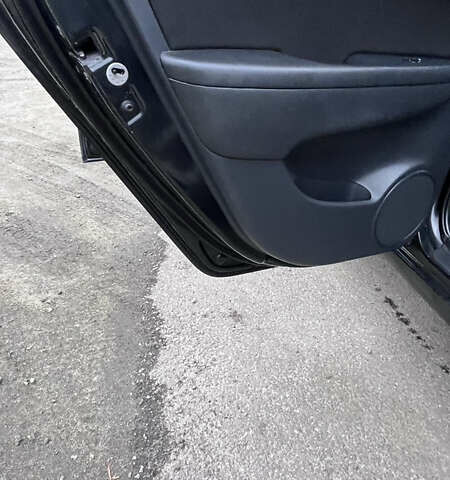 Черный Хендай i30, объемом двигателя 1.6 л и пробегом 255 тыс. км за 6800 $, фото 10 на Automoto.ua