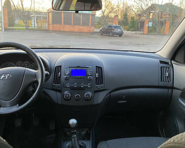 Черный Хендай i30, объемом двигателя 1.4 л и пробегом 242 тыс. км за 6000 $, фото 21 на Automoto.ua