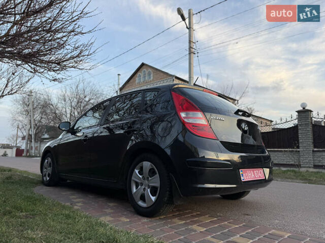 Черный Хендай i30, объемом двигателя 1.4 л и пробегом 194 тыс. км за 6350 $, фото 10 на Automoto.ua
