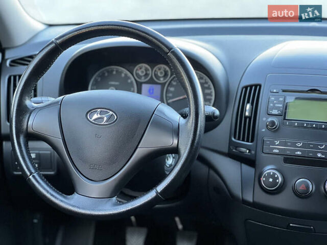 Черный Хендай i30, объемом двигателя 1.4 л и пробегом 167 тыс. км за 6299 $, фото 36 на Automoto.ua