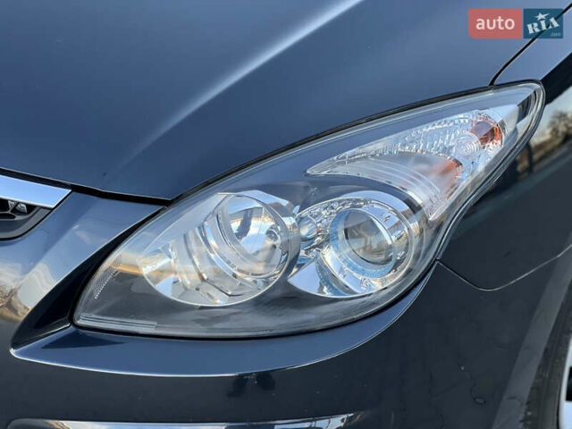 Черный Хендай i30, объемом двигателя 1.4 л и пробегом 167 тыс. км за 6299 $, фото 7 на Automoto.ua