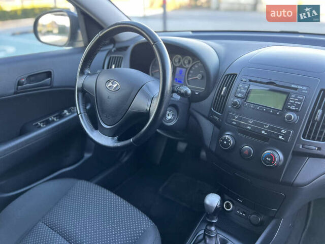 Черный Хендай i30, объемом двигателя 1.4 л и пробегом 167 тыс. км за 6299 $, фото 32 на Automoto.ua