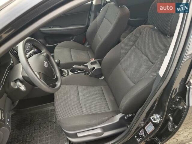 Чорний Хендай i30, об'ємом двигуна 1.4 л та пробігом 161 тис. км за 5700 $, фото 17 на Automoto.ua