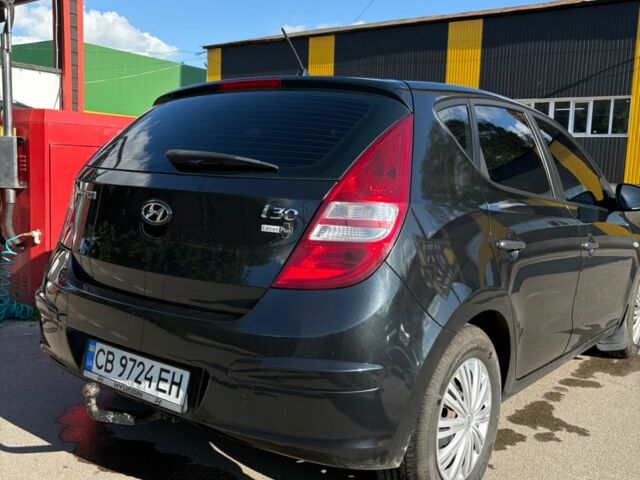 Чорний Хендай i30, об'ємом двигуна 1.4 л та пробігом 230 тис. км за 5500 $, фото 3 на Automoto.ua