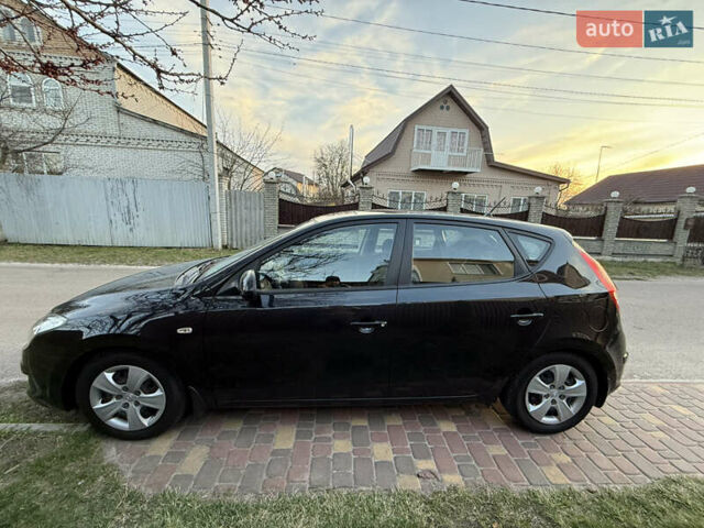 Черный Хендай i30, объемом двигателя 1.4 л и пробегом 194 тыс. км за 6350 $, фото 3 на Automoto.ua